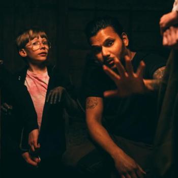 Kiggs directing Natanael on the set of VÄSEN